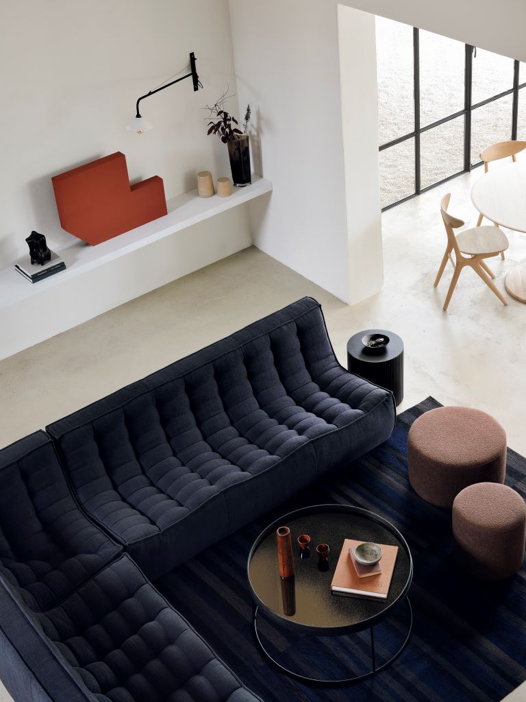 Canapé d'angle gris Ethnicraft N701 avec pouf