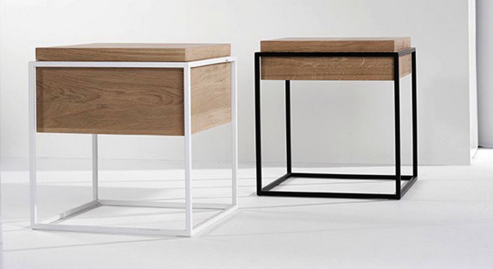 Table d'appoint en chêne avec structure noire ou blanche MONOLIT Ethnicraft