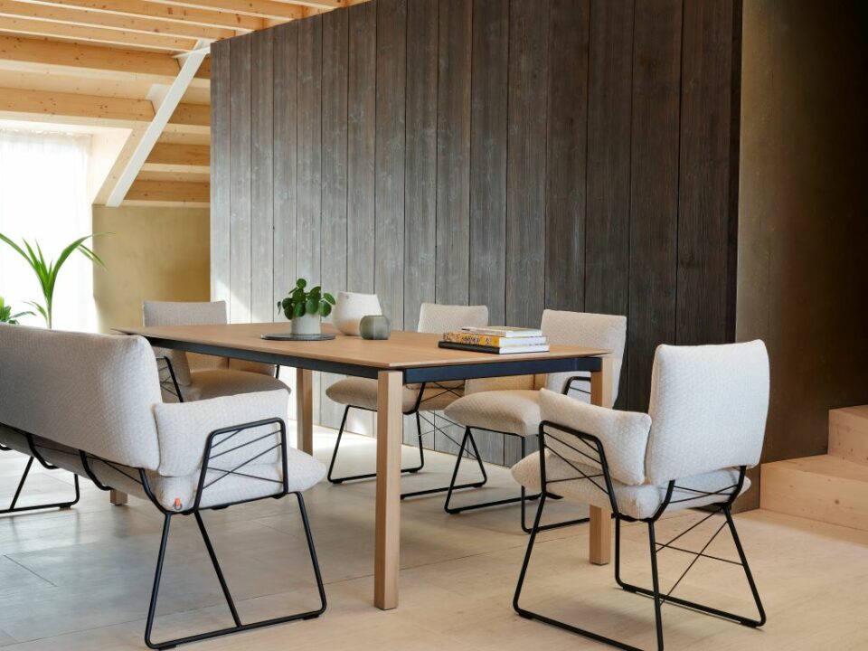 mobitec table float et chaises cosy