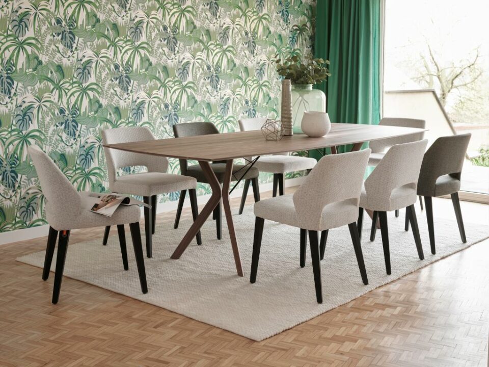 Mobitec chaise contemporaine, le modèle de chaise LENA avec table Eclipse de Mobitec