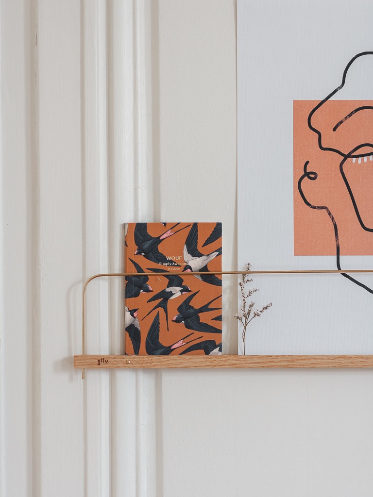 étagère gllu en bois naturel disponible dans le magasin de décoration Label Maison