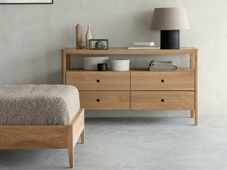 Commode Spindle de la marque Ethnicraft