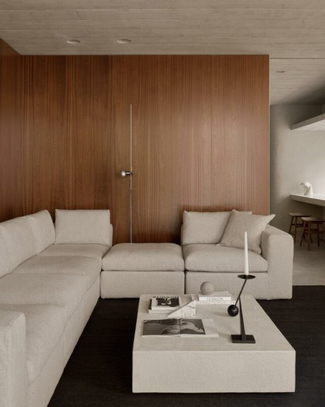 table basse ethnicraft dans un salon